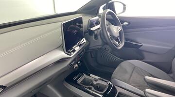 2025 Volkswagen Pro 77kWh Match Auto 4Motion 5-door (Black) - Image: 2