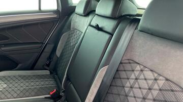 2023 Volkswagen TSI R-Line DSG Euro 6 5-door (Silver) - Image: 38