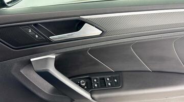 2021 Volkswagen TSI R-Line DSG Euro 6 5-door (Black) - Image: 20