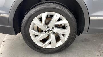 2021 Volkswagen 2.0 TDI Life DSG Euro 6 5-door (Grey) - Image: 28