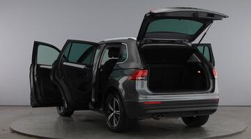 2018 Volkswagen 2.0 TDI SE Navigation DSG Euro 6 5-door (Grey) - Image: 11