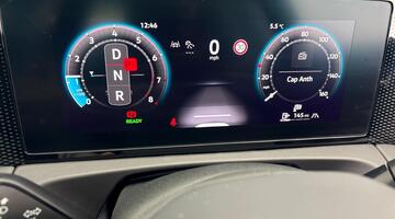 2025 Volkswagen ETSI MHEV Life DSG Euro 6 5-door (Red) - Image: 12