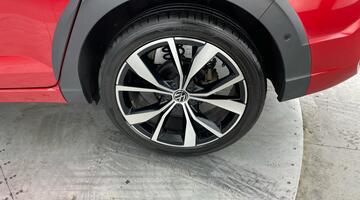 2022 Volkswagen 1.0 TSI R-Line Euro 6 5-door (Red) - Image: 32