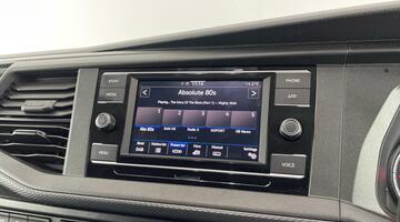 2025 Volkswagen 2.0 TDI T28 Highline FWD SWB Euro 6 5-door (White) - Image: 13