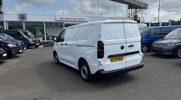 2025 Volkswagen 2.0 TDI T28 Commerce Plus FWD SWB Euro 6 5-door (White) - Image: 3