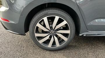 2025 Volkswagen TSI EVO R-Line DSG Euro 6 5-door (Grey) - Image: 33