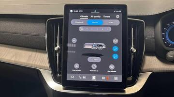 2025 Volvo 2.0 T8 18.8kWh Ultra Dark Auto 4WD Euro 6 5-door (Silver) - Image: 39