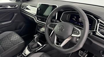 2025 Volkswagen TSI R-Line DSG Euro 6 5-door (Black) - Image: 6