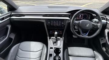 2025 Volkswagen 2.0 TSI R Fastback DSG 4Motion Euro 6 5-door (White) - Image: 8