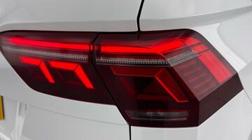 2022 Volkswagen 2.0 TDI Elegance DSG Euro 6 5-door (White) - Image: 31