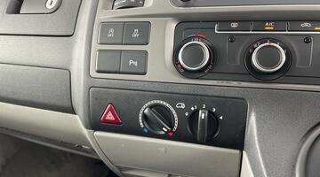 2013 Volkswagen 2.0 TDI Beach FWD 4-door (Blue) - Image: 12