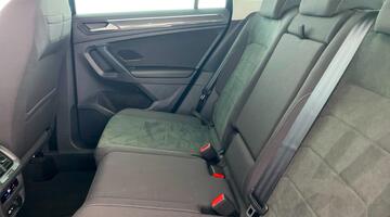 2023 Volkswagen TSI 13kWh Elegance DSG Euro 6 5-door (Blue) - Image: 37