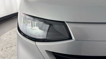 2025 Volkswagen 2.0 TDI T30 Commerce Plus FWD SWB Euro 6 5-door (Grey) - Image: 34