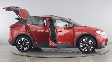 2024 Volkswagen Pro 77kWh Match Auto 5-door (Red) - Image: 10