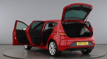 2017 SEAT EcoTSI FR Technology Euro 6 5-door (Red) - Image: 11