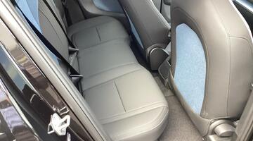 2025 Volvo Twin Performance 69kWh Plus Auto 5-door (Black) - Image: 9