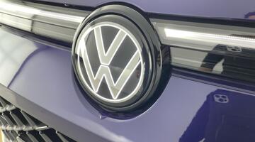 2025 Volkswagen 2.0 TSI R-Line DSG 4Motion Euro 6 5-door (Purple) - Image: 45