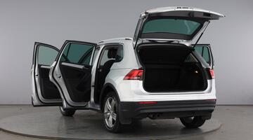 2019 Volkswagen 2.0 TDI Match 4Motion Euro 6 5-door (Silver) - Image: 11