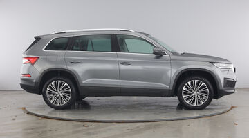 2022 Škoda TSI ACT SE L Executive Euro 6 5-door (7 Seat) (Grey) - Image: 4