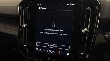 2022 Volvo Recharge 69kWh Plus Auto 5-door (Green) - Image: 38