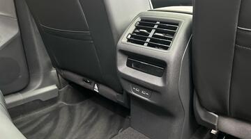 2025 Volkswagen TSI eHybrid 19.7kWh R-Line Edition DSG Euro 6 5-door (Blue) - Image: 19