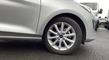 2017 Ford 1.0T EcoBoost Titanium Euro 6 5-door (Silver) - Image: 5