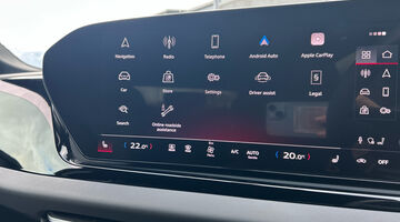 2025 Audi 2.0 TFSI S line S Tronic Euro 6 5-door (Red) - Image: 30