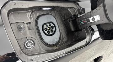 2025 Audi 83kWh S line Auto 5-door (Black) - Image: 17