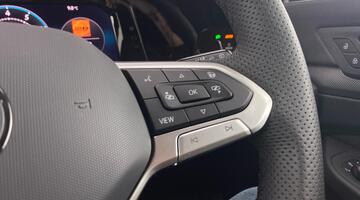 2025 Volkswagen TSI R-Line Euro 6 5-door (Black) - Image: 23