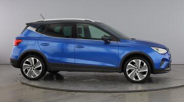 2022 SEAT 1.0 TSI FR Edition Euro 6 5-door (Blue) - Image: 4