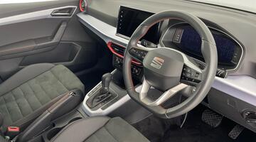 2025 SEAT 1.0 TSI FR Sport DSG Euro 6 5-door (Blue) - Image: 6