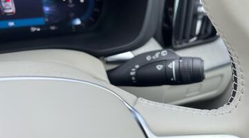 2025 Volvo 2.0 B5 MHEV Plus Auto Euro 6 5-door (Black) - Image: 45