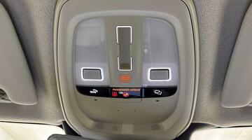 2025 Volvo 2.0 B4 MHEV Ultra Bright DCT Auto Euro 6 5-door (Black) - Image: 33