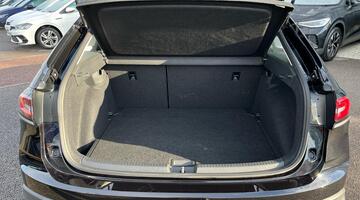 2025 Volkswagen 1.0 TSI Life Euro 6 5-door (Black) - Image: 10