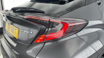 2019 Toyota VVT-h Dynamic CVT Euro 6 5-door (Grey) - Image: 29