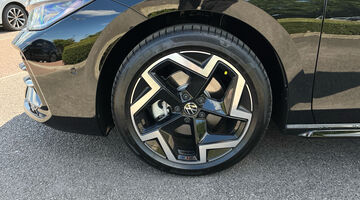 2025 Volkswagen ETSI MHEV R-Line DSG Euro 6 5-door (Black) - Image: 29