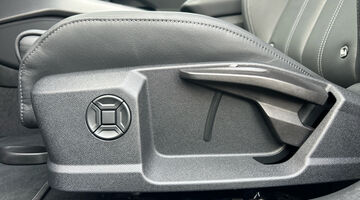 2025 Audi 2.0 TFSI S line S Tronic Euro 6 5-door (Red) - Image: 22