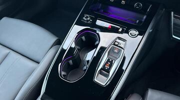 2025 Audi 2.0 TFSI S line S Tronic Euro 6 5-door (Red) - Image: 30