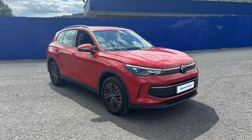 2025 Volkswagen ETSI MHEV Life DSG Euro 6 5-door (Red) - Image: 30