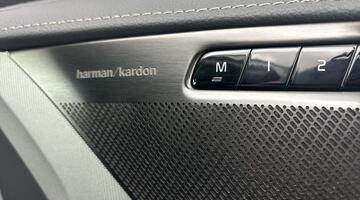 2023 Volvo 2.0 B5 MHEV Plus Auto 4WD Euro 6 5-door (Silver) - Image: 18