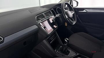 2021 Volkswagen TSI Life Euro 6 5-door (White) - Image: 2