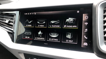 2022 Audi 1.0 TFSI 30 Black Edition Sportback Euro 6 5-door (Yellow) - Image: 30