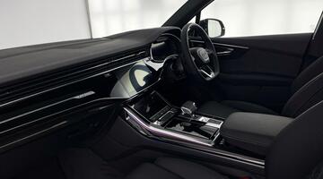 2025 Audi 4.0 TFSI V8 Black Edition Tiptronic quattro Euro 6 5-door (Black) - Image: 2