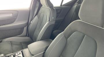 2025 Volvo 2.0 B4 MHEV Plus DCT Auto Euro 6 5-door (Blue) - Image: 35