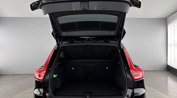 2022 Volvo T3 R-Design Auto Euro 6 5-door (Black) - Image: 12