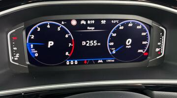 2025 Volkswagen 2.0 TSI R DSG 4Motion Euro 6 5-door (Black) - Image: 21