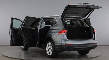 2021 Volkswagen 2.0 TDI Life DSG Euro 6 5-door (Grey) - Image: 11