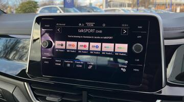 2025 Volkswagen TSI R-Line DSG 2WD Euro 6 2-door (Grey) - Image: 14