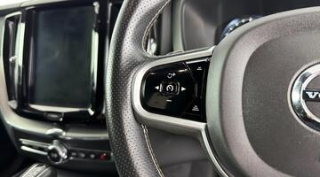 2019 Volvo 2.0 D4 R-Design Auto Euro 6 5-door (Black) - Image: 19