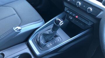 2025 Audi 1.0 TFSI 30 S line Sportback S Tronic Euro 6 5-door (Black) - Image: 34